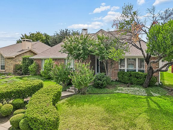 4th image of 1324 Red Maple Dr