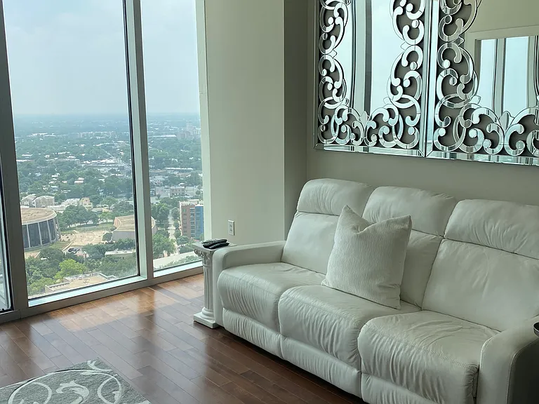 610 E Market St #2917 — Photo 11