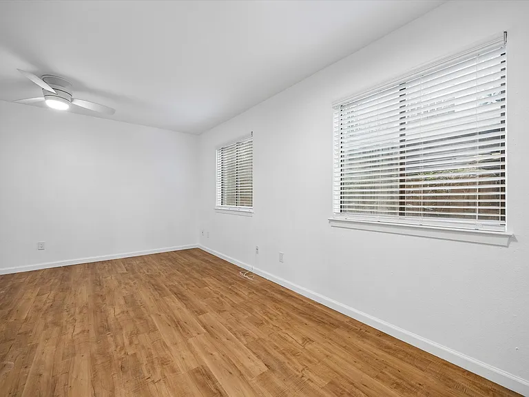 1214 Baylor St #103 — Photo 7