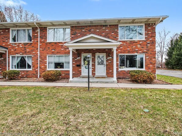 5084 Kintyre Ln, Brighton, MI 48116