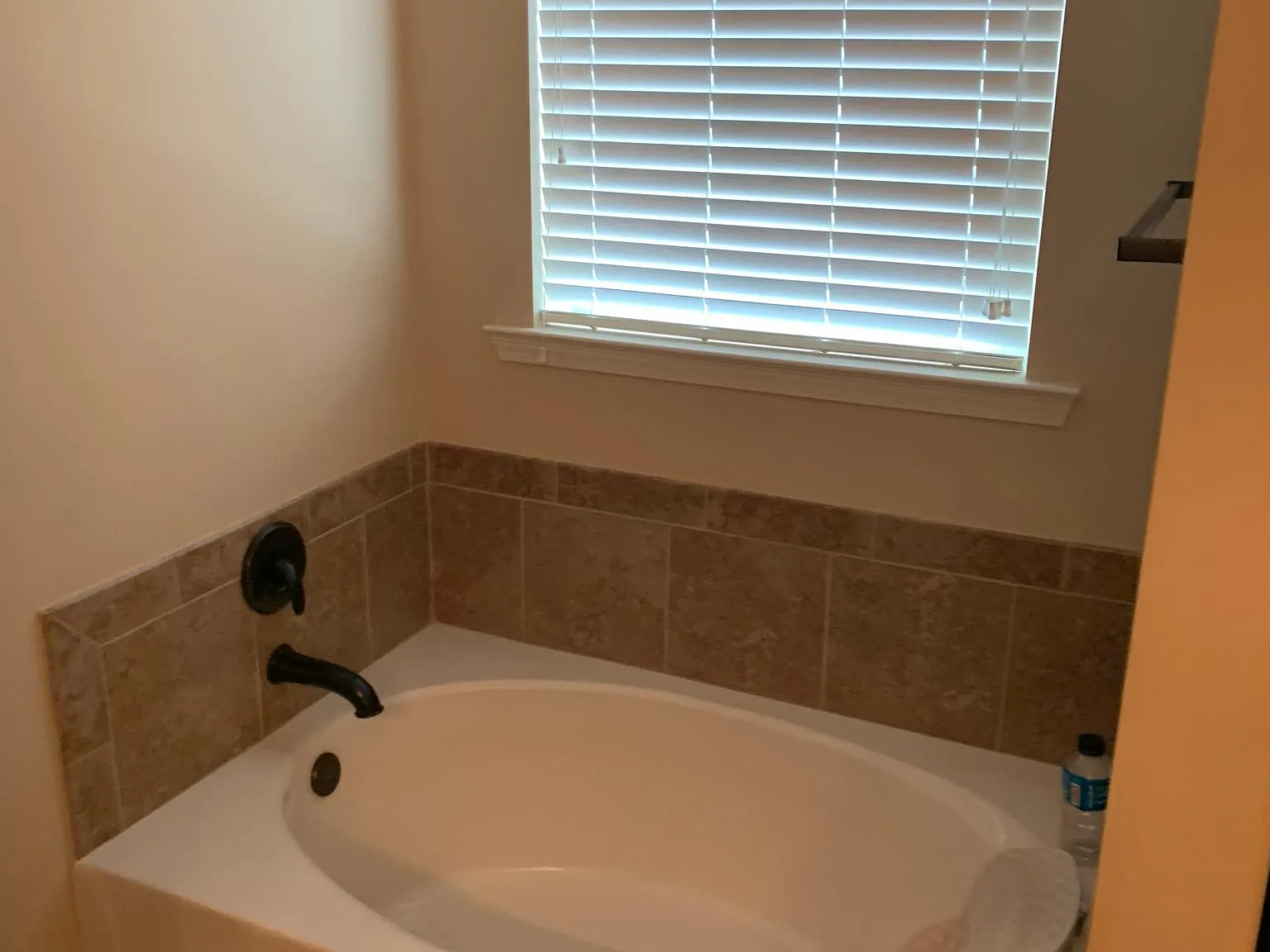 3 bed, 1463 sqft, $1,800 — Photo 3