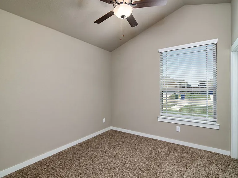 728 Fallow Dr — Photo 12