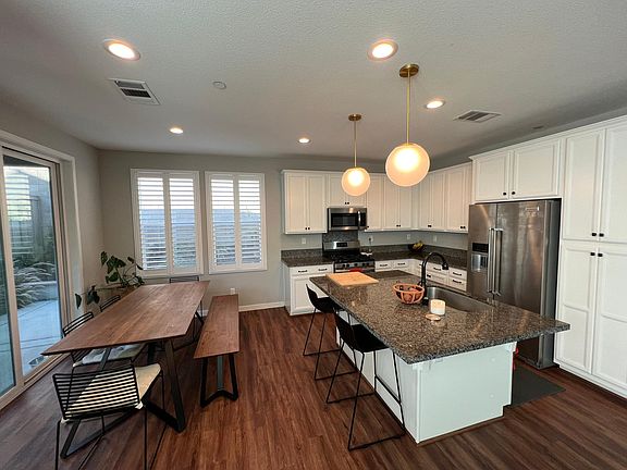 Kitchen and dining area.