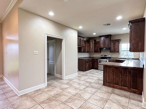 3rd image of 1213 Renee Dr