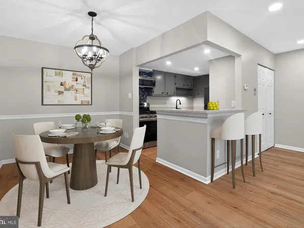 278 Old Forge Xing #278, Devon, PA 19333