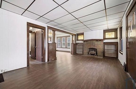5th image of 300 Marie St