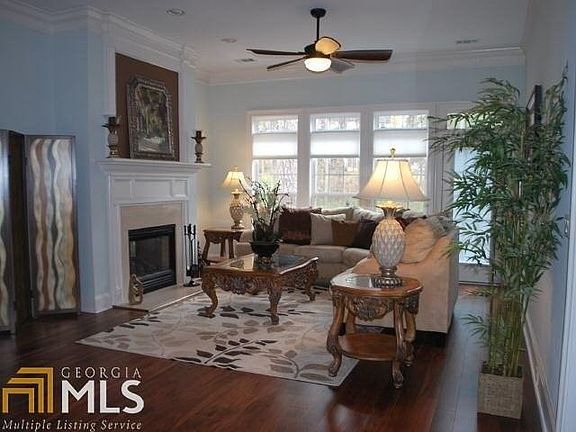 3rd image of 119 Crown Ct