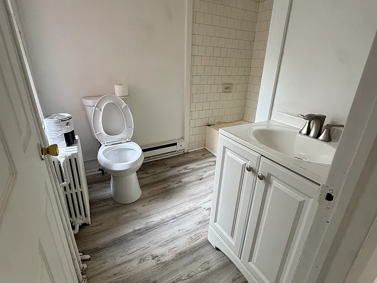 103 Walnut St #1 — Photo 4