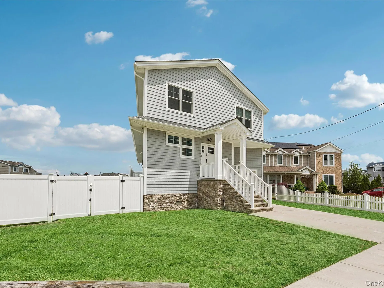 4 bed, 2.5 bath, 2906 sqft, $6,900 — Photo 2