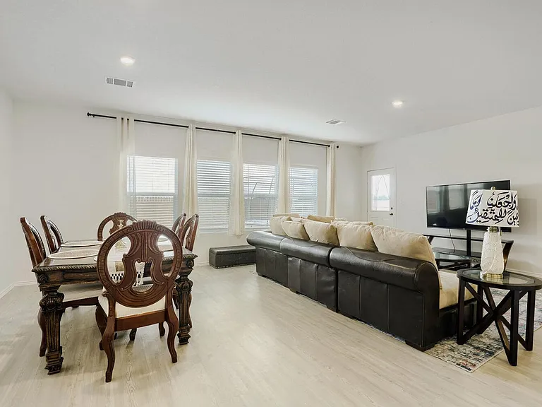 1337 Aquilla Dr — Photo 10