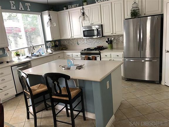 3rd image of 2874 W Canyon Ave