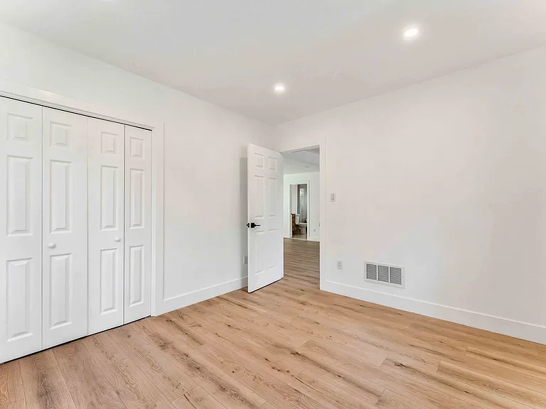 107 Juniper Dr — Photo 33