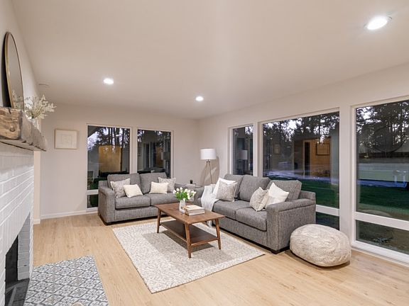 3rd image of 12423 Avenue Dubois SE
