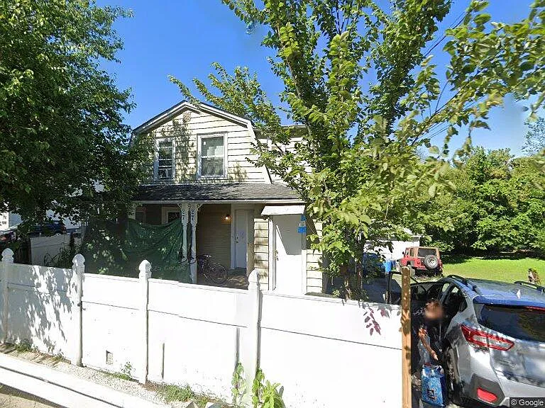 27 Memorial Park Dr #1 — Photo 1