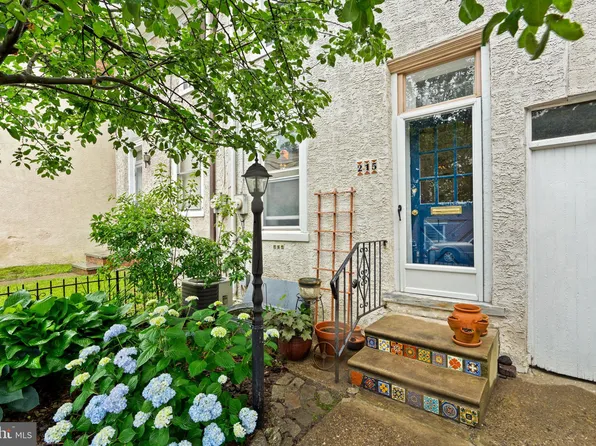 215 Krams Ave, Philadelphia, PA 19127