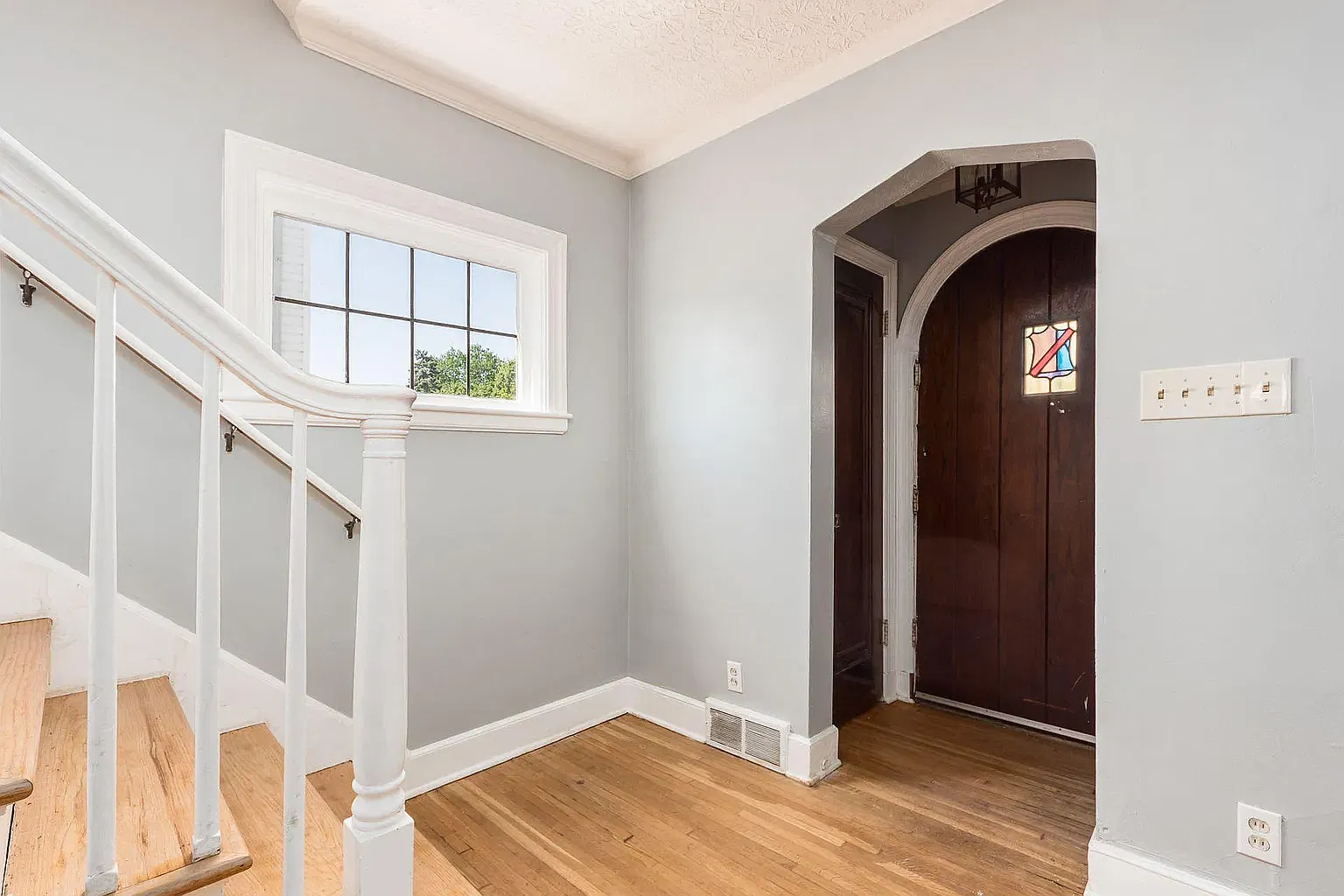 4 bed, 1.5 bath, 1584 sqft, $1,927 — Photo 3