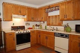4th image of 2140 Valley Creek Dr