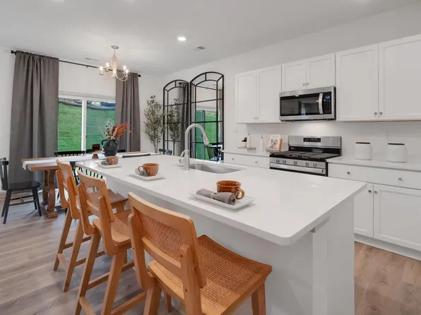 335 Grantway, York, PA 17404