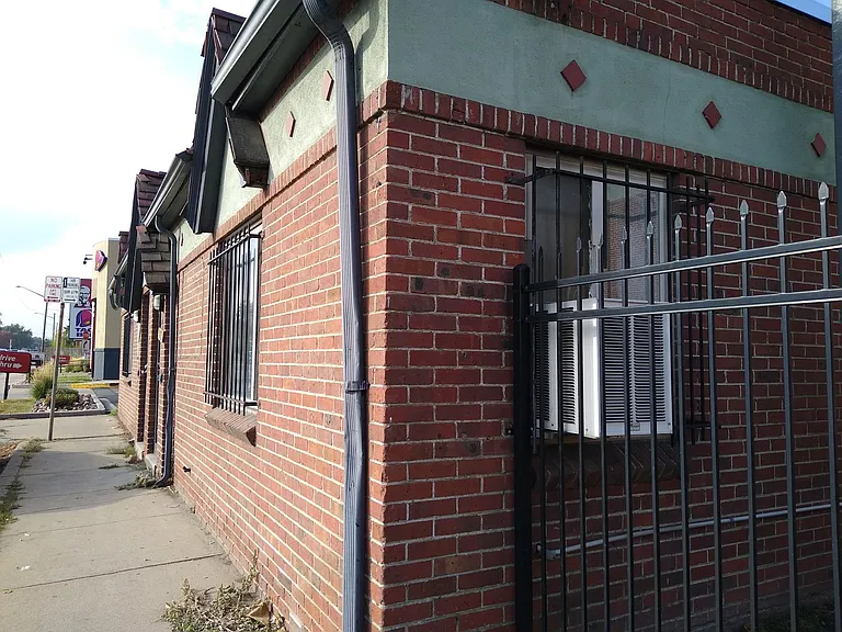 2833 N Colorado Blvd — Photo 35