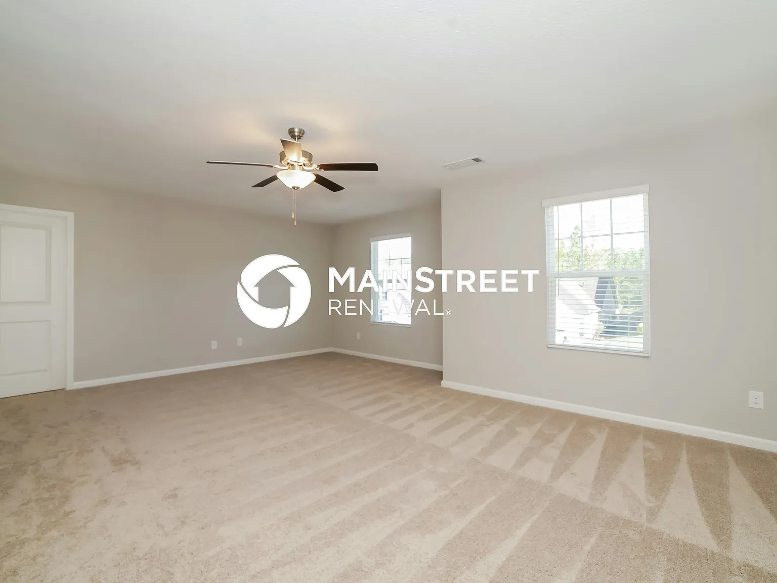 521 Firethorn Ct — Photo 4