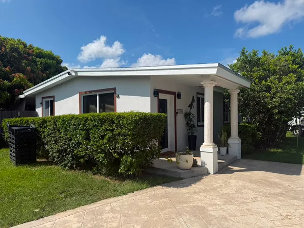10795 SW 42nd Ter, Miami, FL 33165