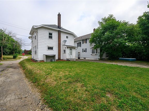 2nd image of 45 Pearl Ave SE