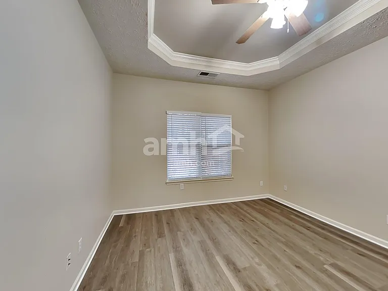 501 Gables Ct — Photo 9