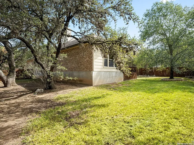 23715 Legend Crst — Photo 27