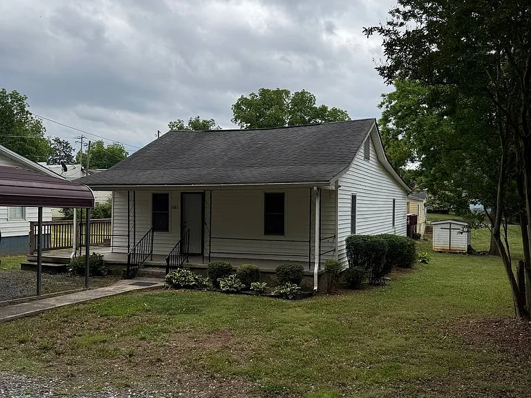 2885 Fair Oaks Dr — Photo 1