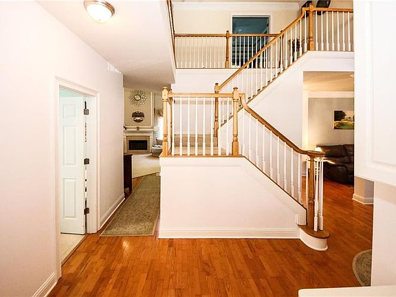 4th image of 4509 Glenpointe Way SE