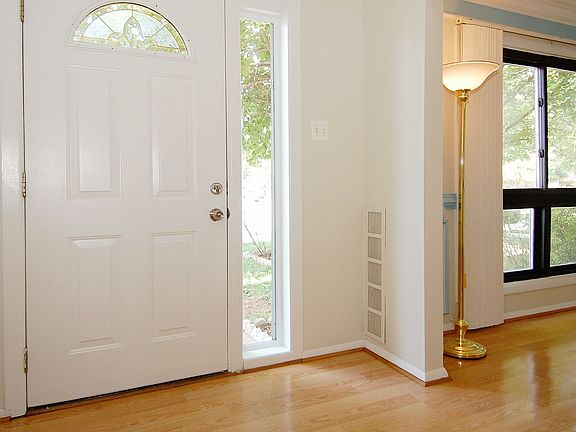3rd image of 14 Carolina Ct