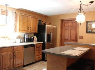 32 Lincoln Cir, Northbridge, MA 01534