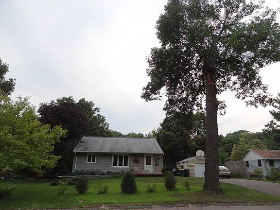 1453 North Arm Dr Orono MN Several noce mature trees