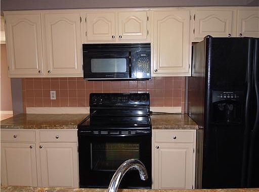 3rd image of 11351 Oakleigh Blvd