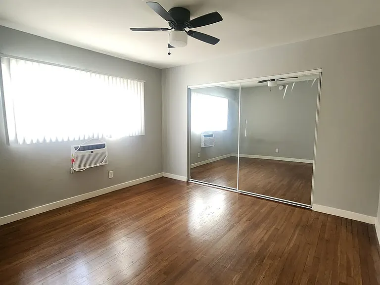 5179 Fountain Ave #8 — Photo 11