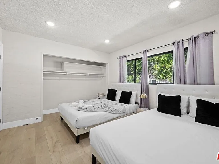 2617 S Beverly Dr — Photo 23