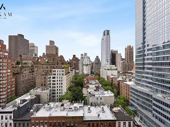 300 E 74th St APT 15E, Manhattan, NY 10021