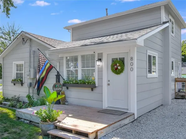 800 SW Clinton St, Oak Grove, MO 64075