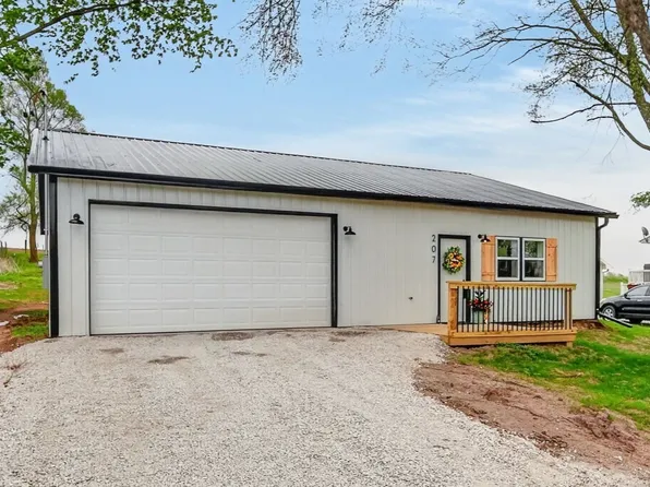 207 S East Ave, Lacona, IA 50139
