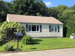 8 Moswansicut Dr, Johnston, RI 02919
