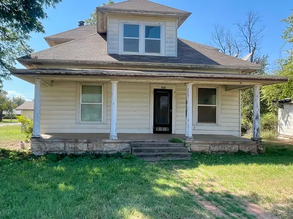 401 N Stratton St, Seymour, TX 76380