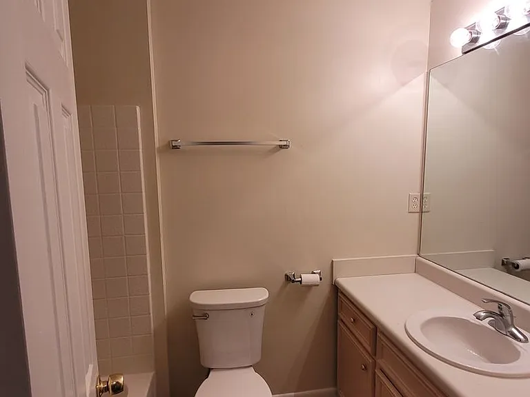 104B Embleton Ct — Photo 4