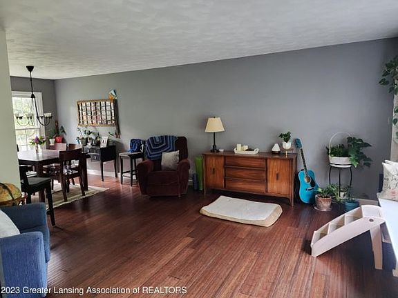 3rd image of 13161 Summer Ln