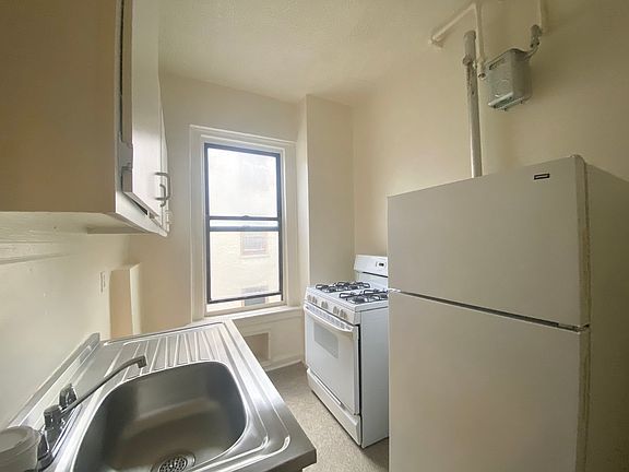 4th image of 629 W 170th St APT 5B