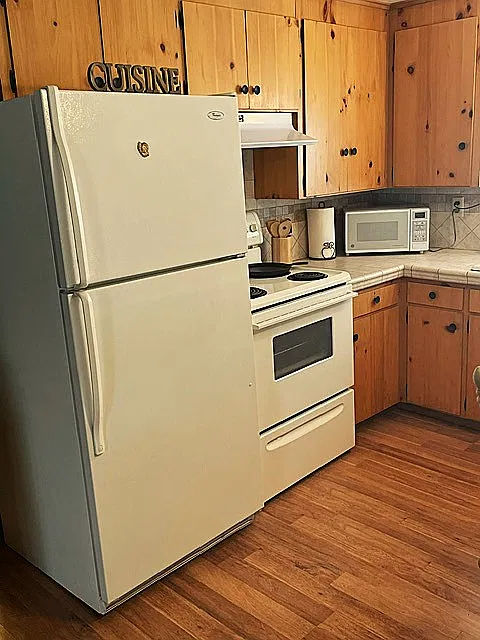 2 bed, 1000 sqft, $1,750 — Photo 3