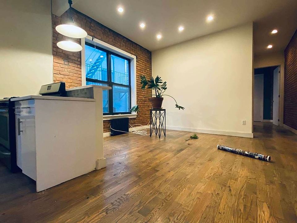 1st image of 553 Howard Ave #A