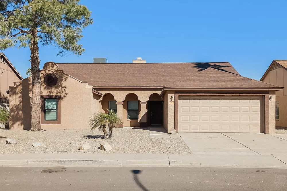 3 bed, 2.0 bath, 1964 sqft, $2,525 — Photo 1
