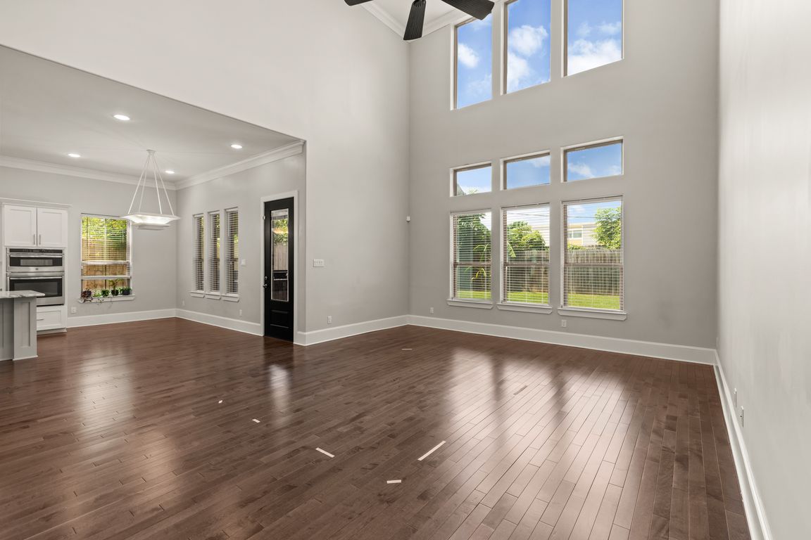 next background image