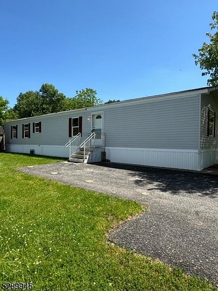 1st image of 210 Garden Dr