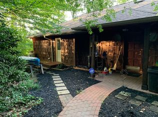 1911 Lake Acres Dr, Hickory, NC 28601